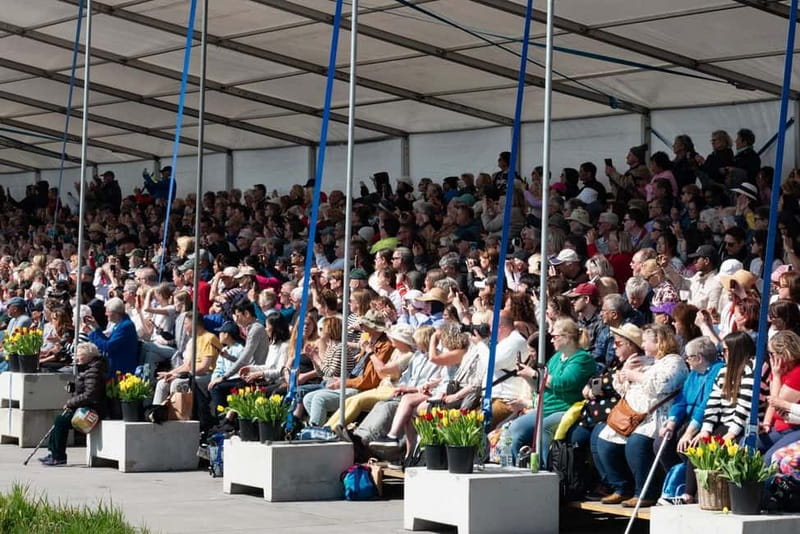Amsterdam: Day Trip to Flower Parade & Keukenhof on April 18 - The timing and physical demands of a 7.5-hour day