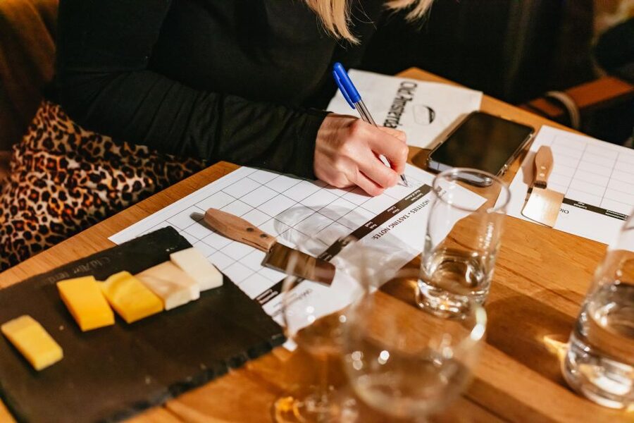 Amsterdam: Dutch Cheese Tasting Experience with Wine - Key points to know before you book