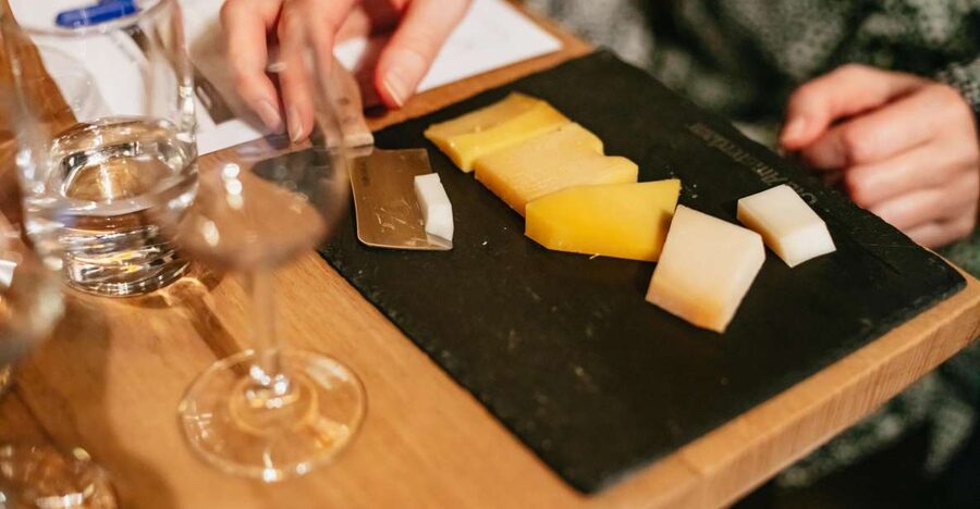 Amsterdam: Dutch Cheese Tasting Experience with Wine - What happens inside the Old Amsterdam Cheese Store
