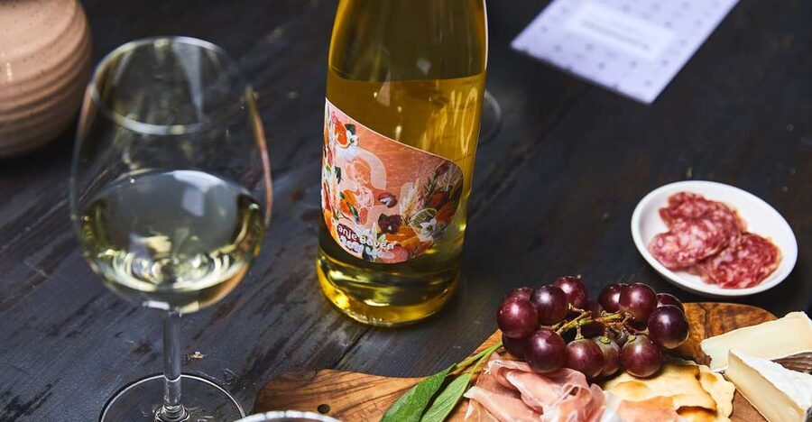 Amsterdam: Dutch Wine Tasting with Sommelier - The first glass sets the pace