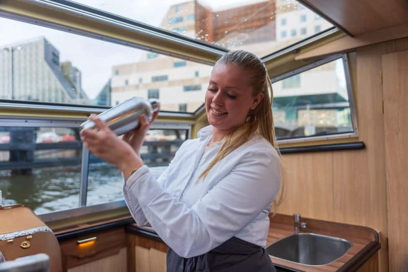 Amsterdam: Evening Cocktail Cruise along the canals - Key points to know before booking