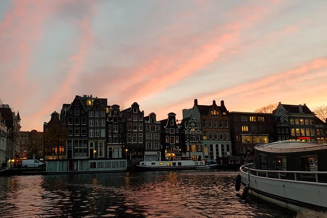 Amsterdam Evening Cosy & Small Cruise & Drinks and Bites - Sunset - Who will enjoy this cruise most?