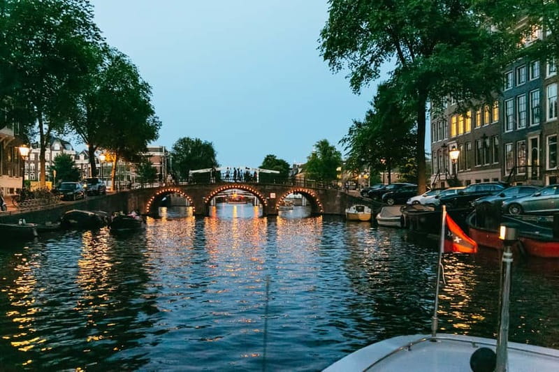 Amsterdam: Evening Cruise with Optional Wine and Snacks - Final call: book it for atmosphere and an easy city overview