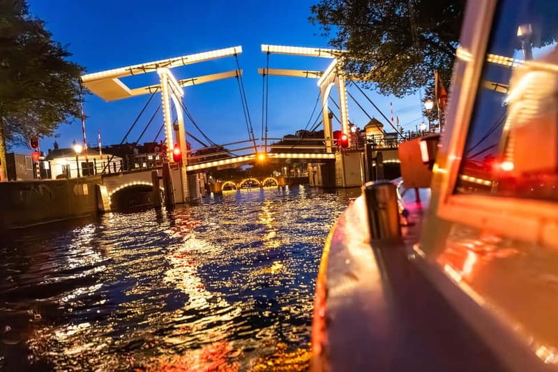 Amsterdam: Evening Cruise with Optional Wine and Snacks - Should you add the wine and snack box?