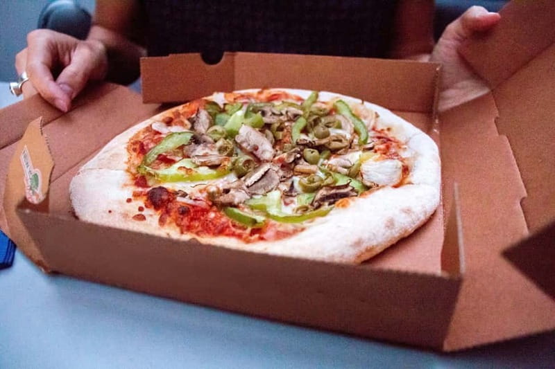 Amsterdam: Evening Pizza Cruise Along the Canals - Finding Damrak Pier 5 near Centraal Station