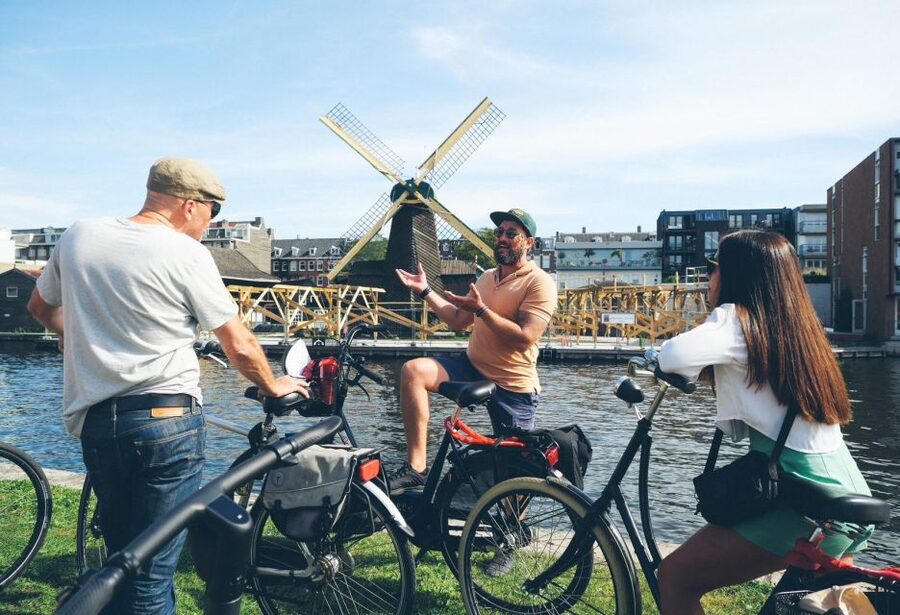 Amsterdam: Explore the City Highlights by Bike - Crossing Magere Brug over the Amstel