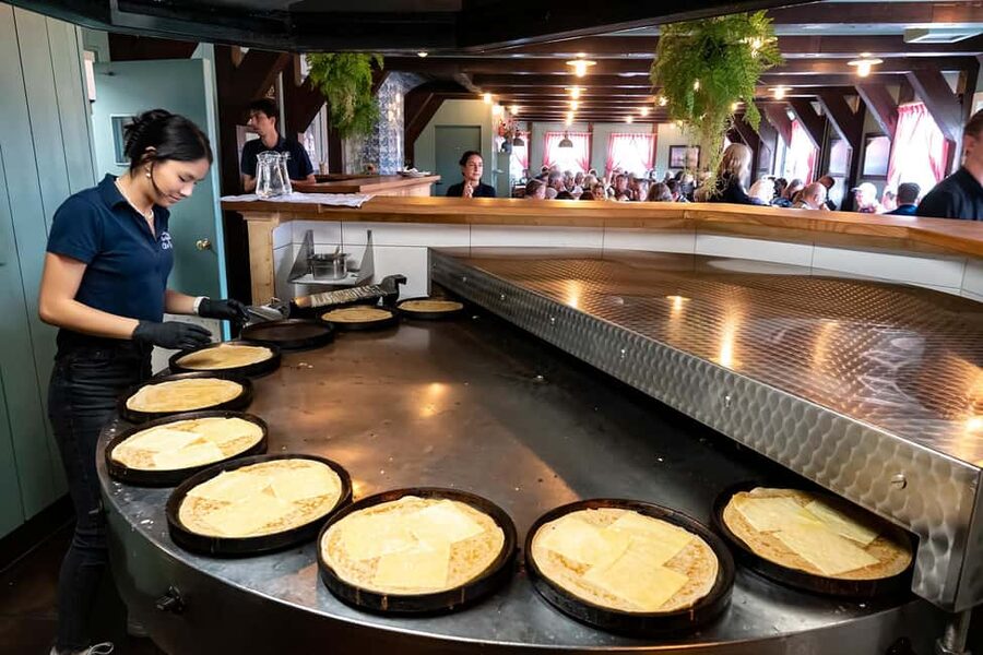 Amsterdam: Explore Zaanse Schans: Half-Day Luxury Coach Trip - Is $20 a good price?