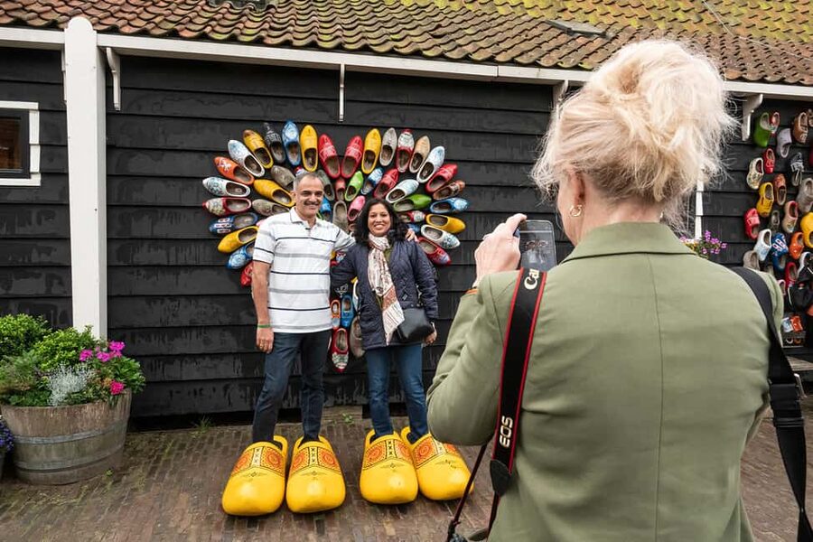 Amsterdam: Explore Zaanse Schans: Half-Day Luxury Coach Trip - Who will enjoy this trip most