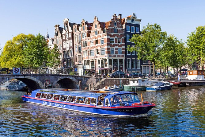 Amsterdam Family-Friendly Canal Cruise with Snackbox Option - Who should book this Amsterdam canal cruise?