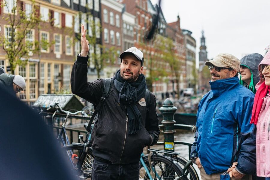 Amsterdam: Food and Culture Walking Tour with Tastings - Begijnhof and Amsterdam’s quieter past