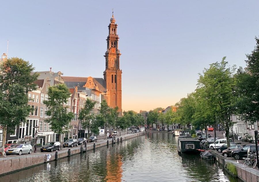 Amsterdam: German Canal Cruise with Unlimited Drinks Option - The unlimited drinks option