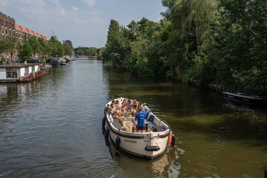 Amsterdam: German Guided Canal Cruise with on Board Bar - Rembrandt House and the Herengracht