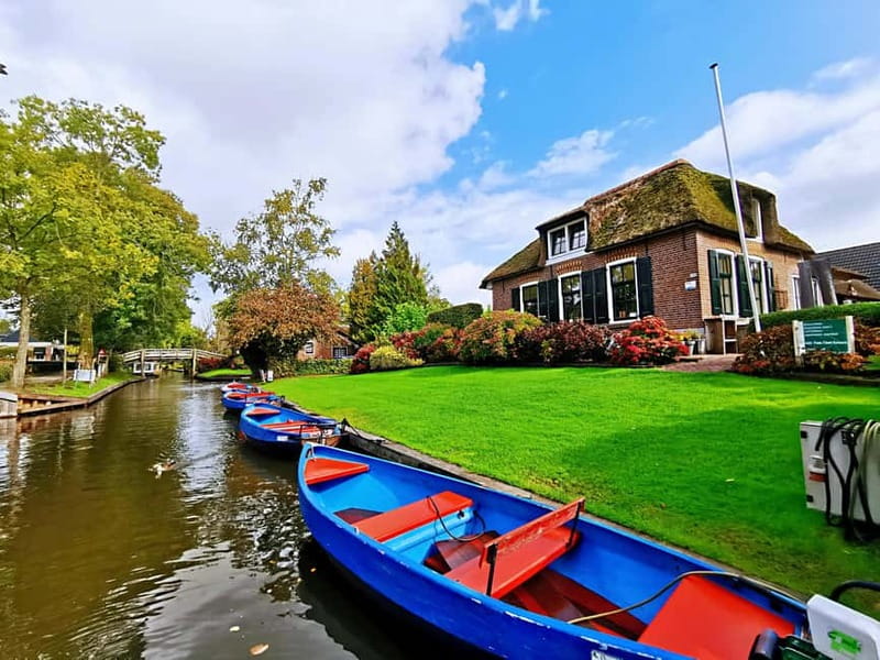 Amsterdam: Giethoorn, Afsluitdijk and Zaanse Schans Day Trip - A long day with a clear Dutch theme