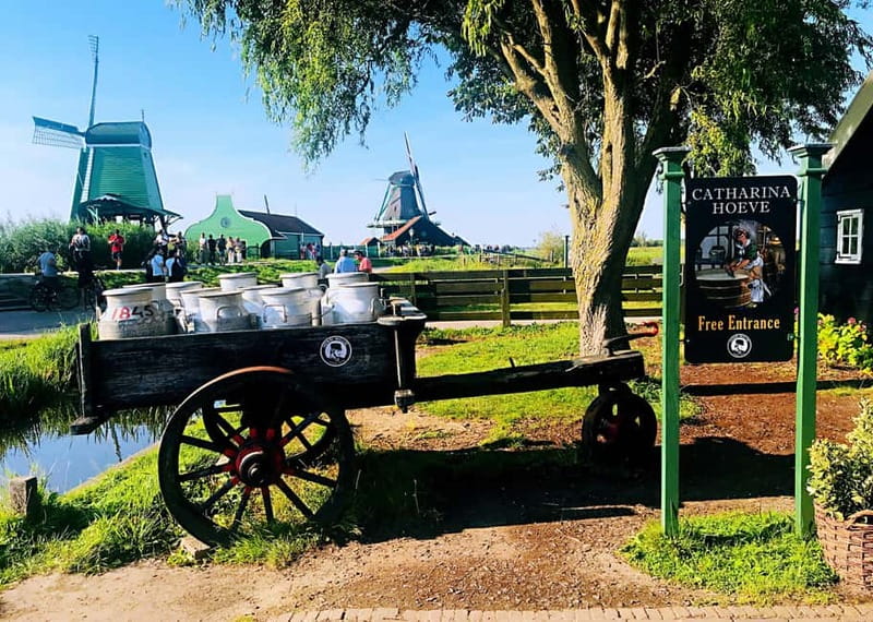 Amsterdam: Giethoorn, Afsluitdijk and Zaanse Schans Day Trip - Giethoorn: the day’s most peaceful hour
