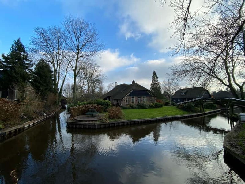 Amsterdam: Giethoorn, Afsluitdijk and Zaanse Schans Day Trip - Who should book this day trip?