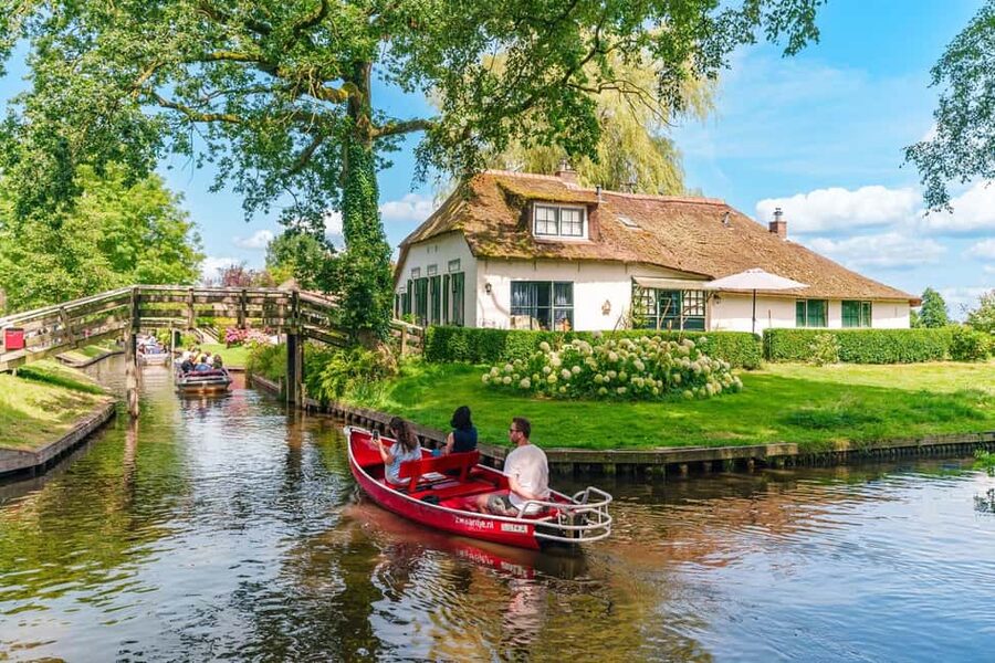 Amsterdam: Giethoorn Day Trip with Boat Tour - Key points to know before booking