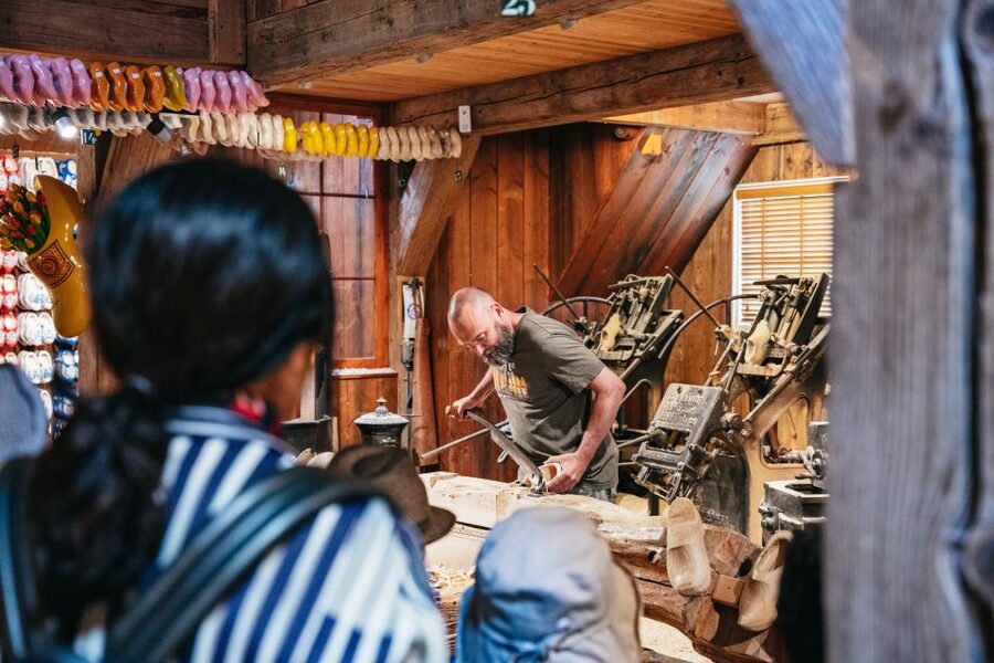 Amsterdam: Giethoorn, Volendam, and Zaanse Schans Tour - Why this three-stop Dutch tour works