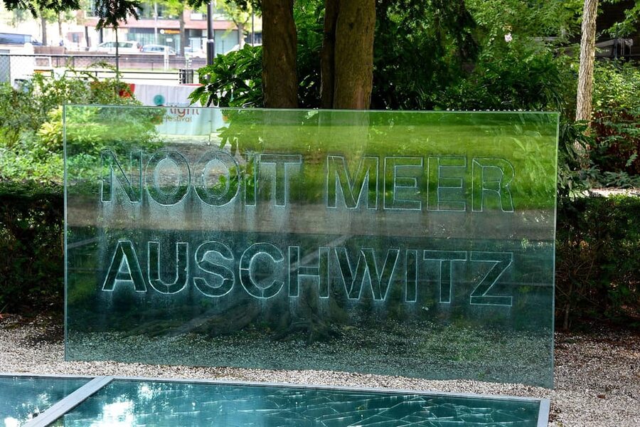Amsterdam: Guided Anne Frank Small-Group Walking Tour - Pace, weather, and practical planning