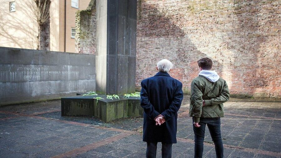 Amsterdam: Guided Anne Frank Small-Group Walking Tour - The Daniel Libeskind Holocaust Memorial