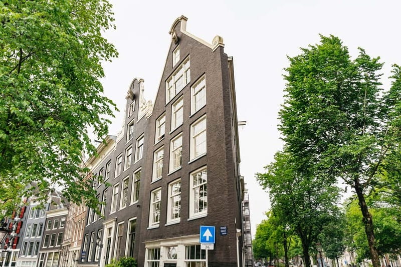 Amsterdam: Guided Bike Tour City Centre in EN/DE/FR/ES - What $41 gets you