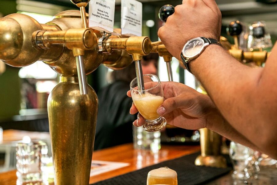 Amsterdam: Guided Craft Beer Brewery Bus Tour with Tastings - Why this bus tour works for Amsterdam beer tasting