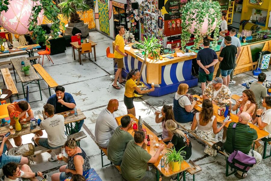 Amsterdam: Guided Craft Beer Brewery Bus Tour with Tastings - The 15-minute rides between breweries