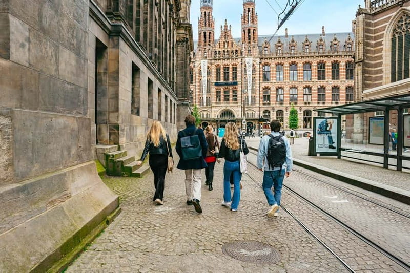 Amsterdam: Guided Cultural Walking Tour - De Negen Straatjes and the quieter Begijnhof