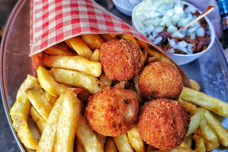 Amsterdam: Guided Food Tour with Tastings - The savory side: bitterballen, sandwiches, and fries