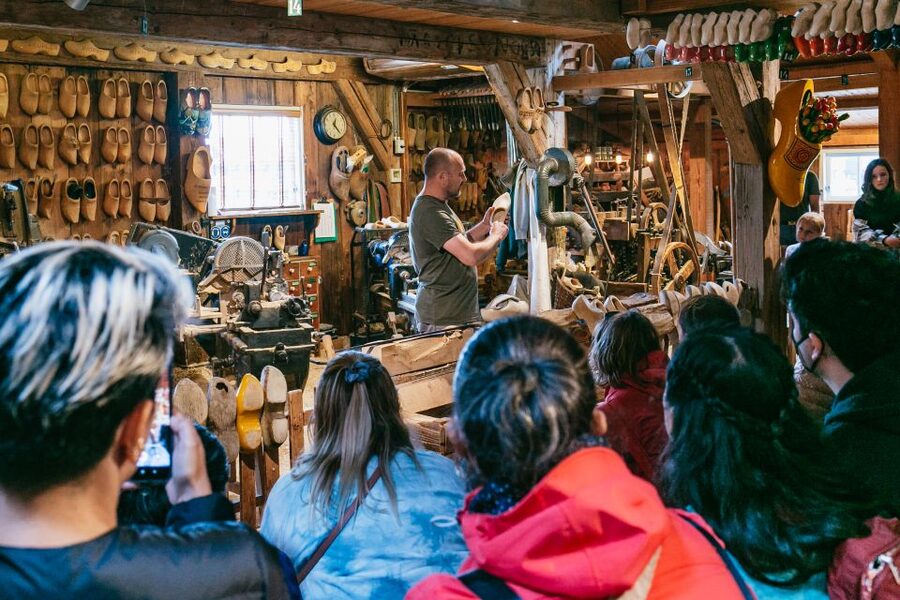 Amsterdam: Guided Zaanse Schans, Windmills & Cheese Tour - Practical advice for your visit