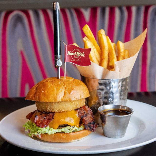Amsterdam: Hard Rock Cafe Experience - What priority seating really does for you