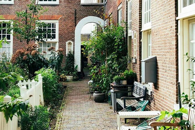 Amsterdam High-End Dutch Food & History Tour - Up to 8 guests - Sunday and Monday bring sausage, croquettes, and spekkoek