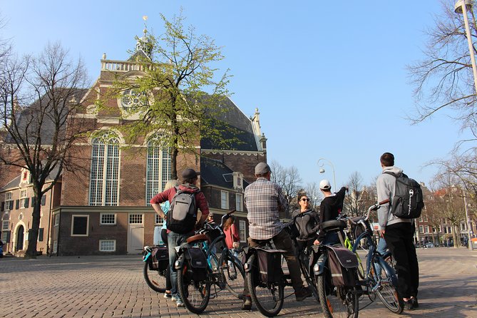 Amsterdam Highlights Bike or E-Bike Tour - Vondelpark gives the group a breathing space