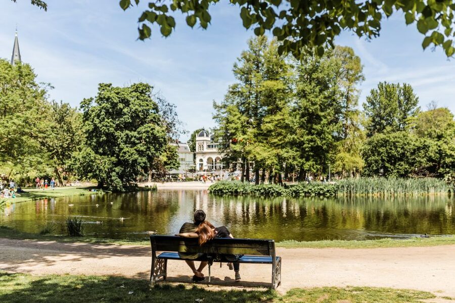 Amsterdam: Highlights & Hidden Gems Private Walking Tour - De 9 Straatjes and the pleasure of small shops