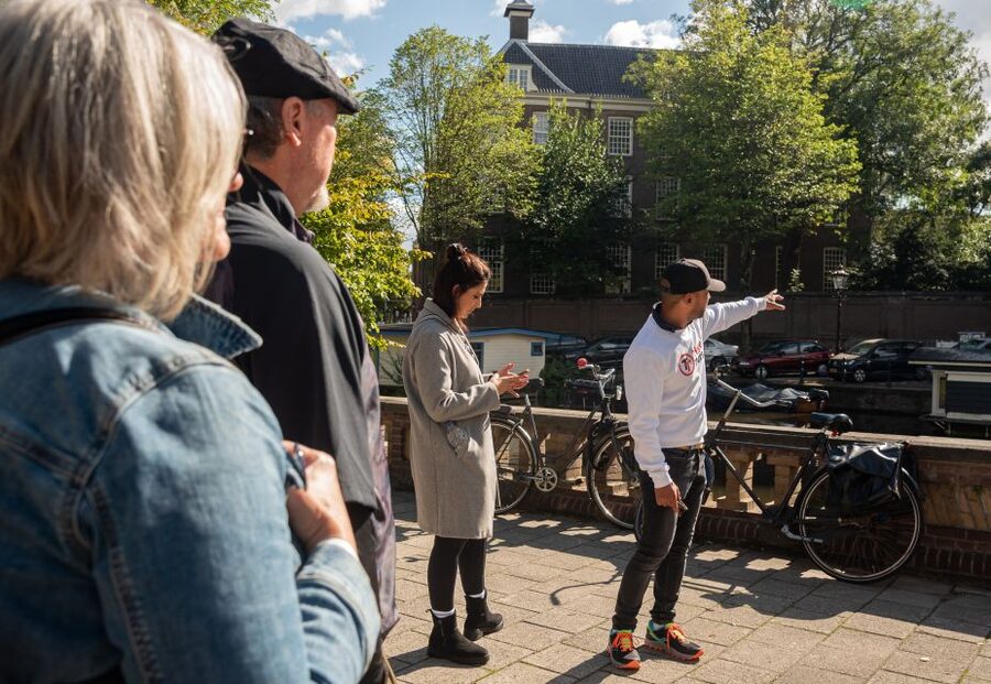 Amsterdam: Highlights & History Walking Tour - Starting at Park Plaza Victoria Hotel