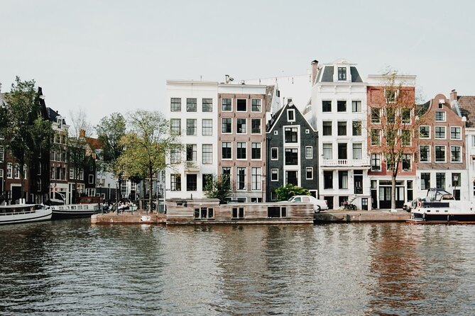 Amsterdam Highlights Walking Tour - Small groups make the guide’s stories easier to follow