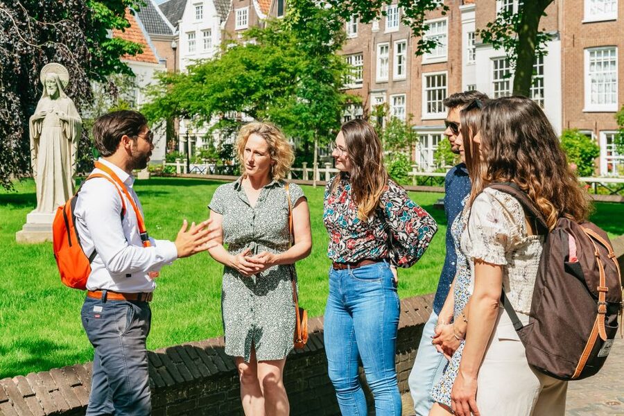 Amsterdam: Historical Highlights Walking Tour with Tasting - Is $34 fair for two hours?