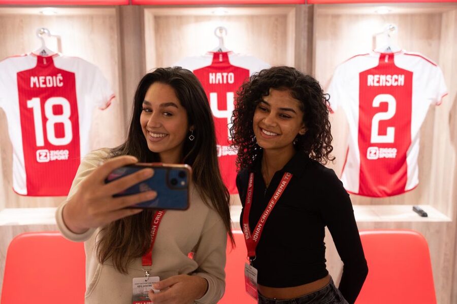 Amsterdam: Johan Cruijff ArenA Tour with Optional Guide - What the $32 price includes