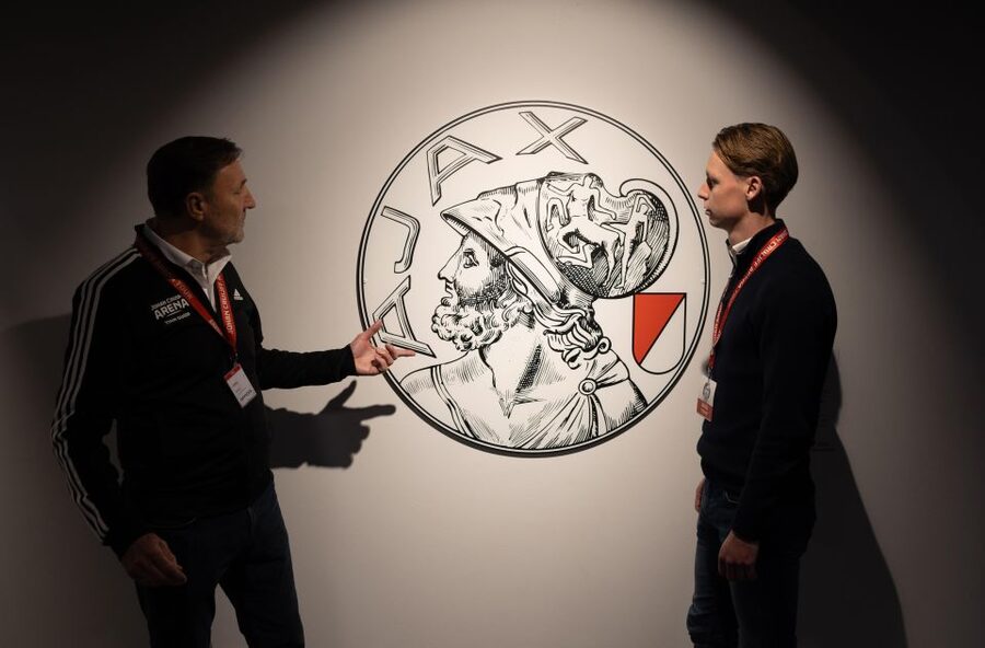Amsterdam: Johan Cruijff ArenA Tour with Optional Guide - Choosing between a guide and the self-guided audio tour