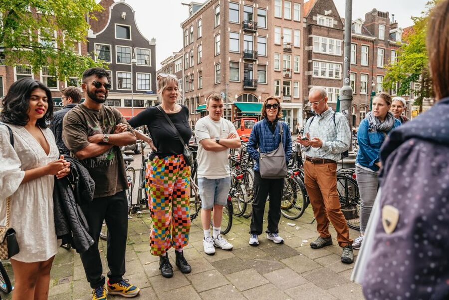 Amsterdam: Jordaan District Local Food Walking Tour - Canal bridges, house fronts, and a useful walking route