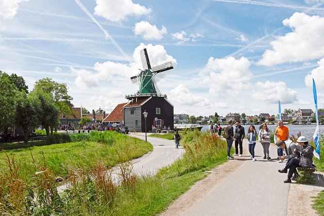 Amsterdam: Keukenhof and Zaanse Schans Windmills Guided Day Trip - Is the $106.04 price fair?
