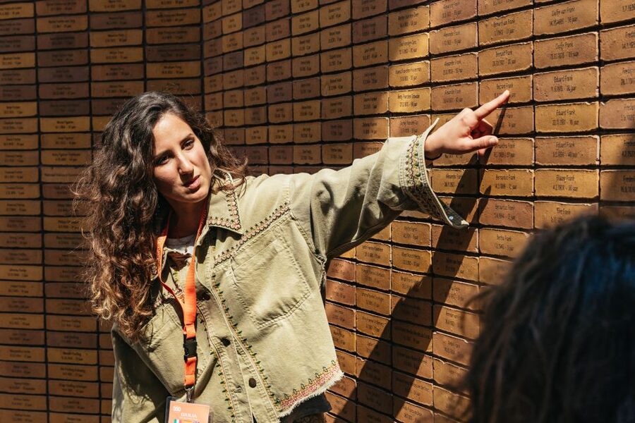 Amsterdam: Life of Anne Frank and World War II Walking Tour - Why this two-hour walk adds context to Anne Frank’s story