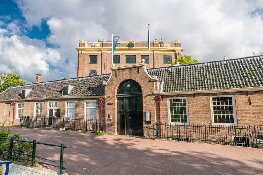 Amsterdam: Life of Anne Frank and World War II Walking Tour - Through the Jewish Cultural Quarter and Jewish Historical Museum