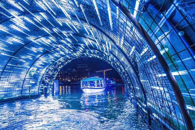 Amsterdam Light Festival: Canal Cruise + Snack & Unlimited Drinks - Boat comfort is the make-or-break issue