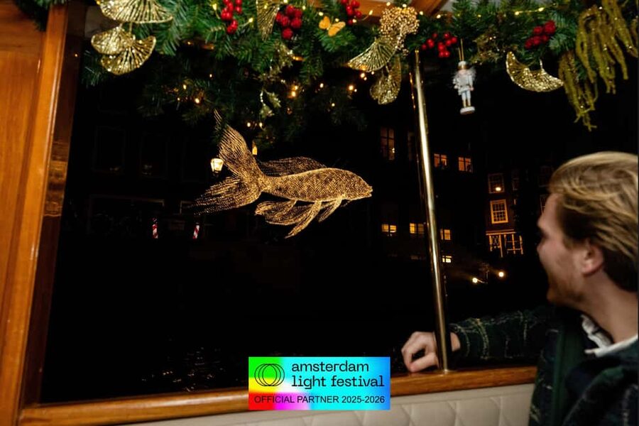 Amsterdam: Light Festival Heated Cruise with Drinks Option - Why the reflections make the cruise special