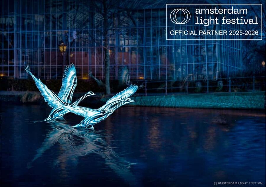 Amsterdam Light Festival Live Commentary & Optional Drinks - The IJ River opens up the city