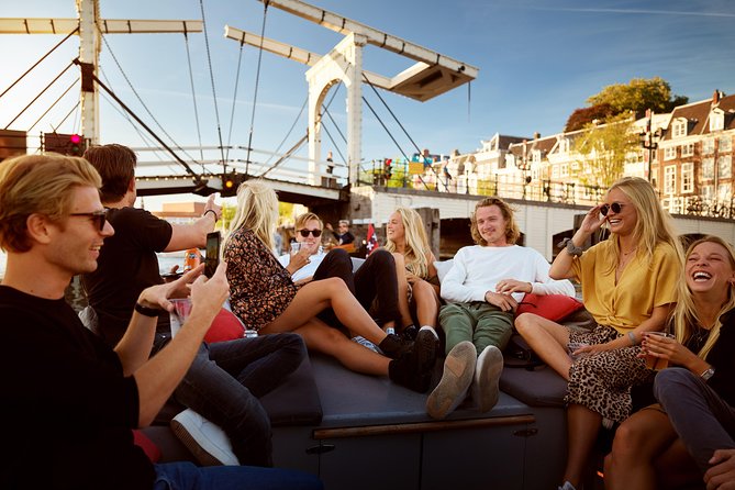 Amsterdam Light Festival: Saloon Boat Cruise + Hot Drinks & Bite - What the boat is really like