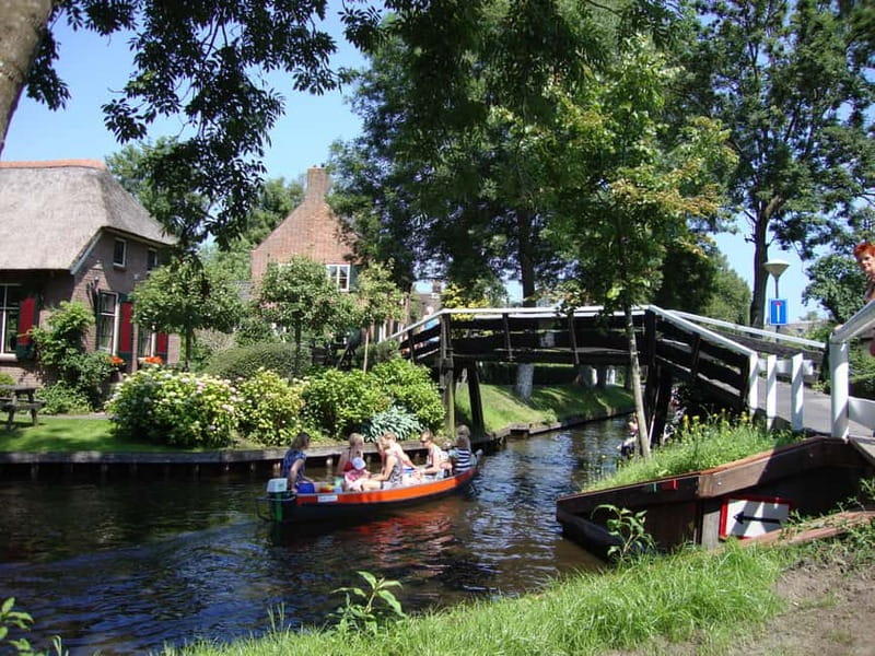 Amsterdam: Live GuideD Giethoorn Boat Tour & Cheese Platter - What the $76 price really covers