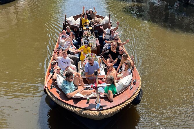 Amsterdam Luxury Boutique Boat tour with Unlimited Beer and Wine - Seeing De Wallen from the canal