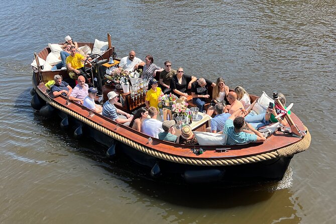 Amsterdam Luxury Boutique Boat tour with Unlimited Beer and Wine - The open bar: good value only if you want to drink