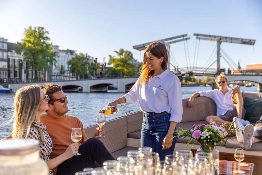 Amsterdam: Luxury Canal Cruise with Optional Snacks & Drinks - Why this cruise works better than a quick canal loop